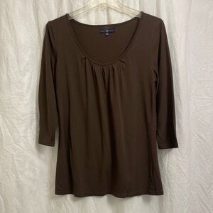 Ladies GAP Shirt. Size Medium.